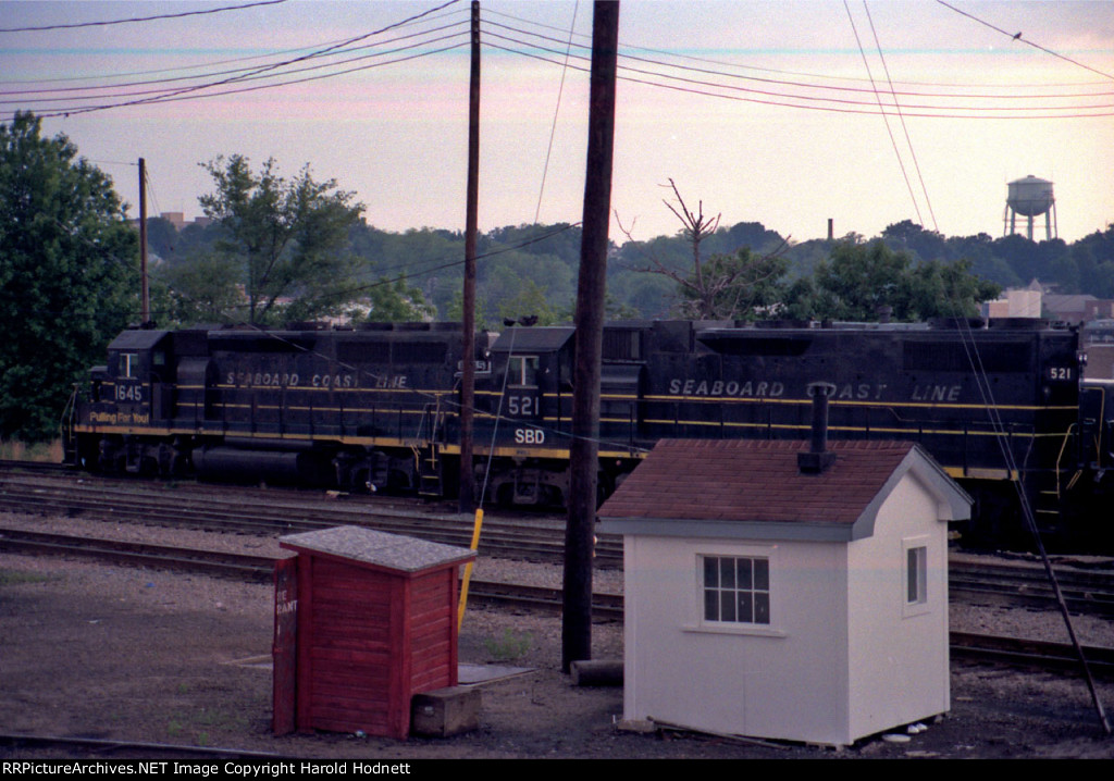 SBD 521 with SCL GP40-2 1645